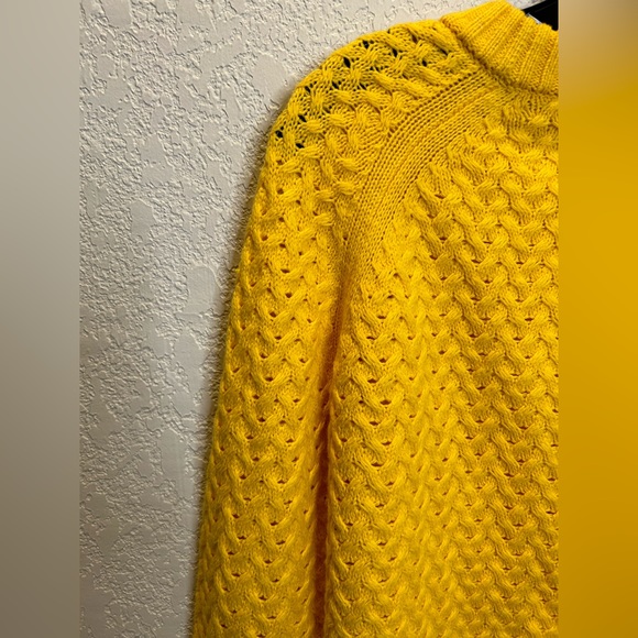 Alice and Olivia yellow sweater. - Picture 4 of 6